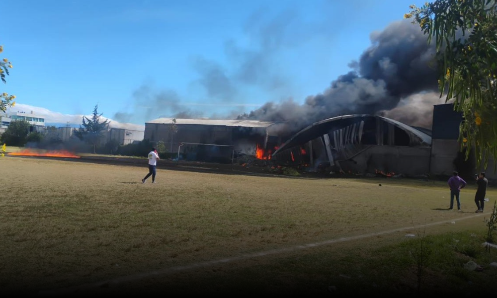Cae jet privado cerca del Aeropuerto Internacional de Toluca; reportan seis personas fallecidas