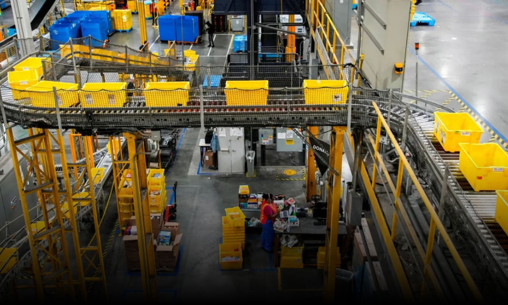 Amazon se convierte en la empresa con mayores ingresos del mundo y supera a Walmart en 2025