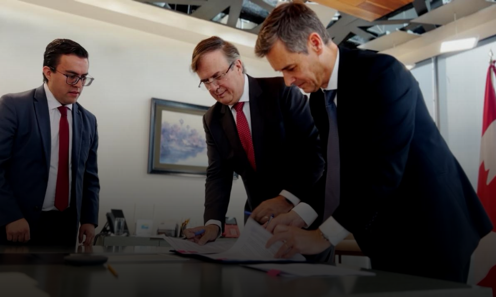 Signan acuerdo de entendimiento la Secretaría Economía y la empresa Flying Whales